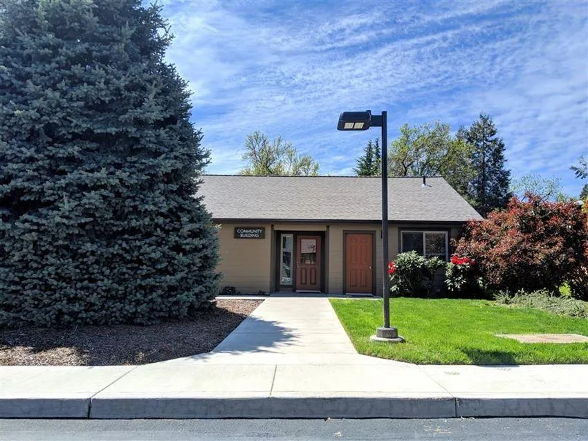 556 G Street Jacksonville, OR 97530