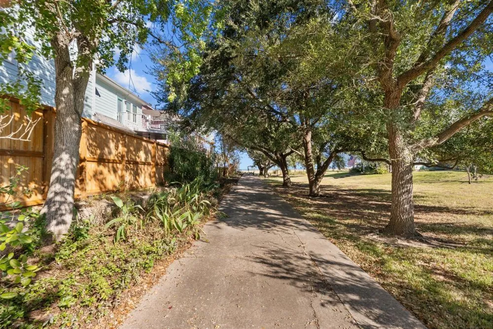 2237 Avenue A San Leon, TX 77539