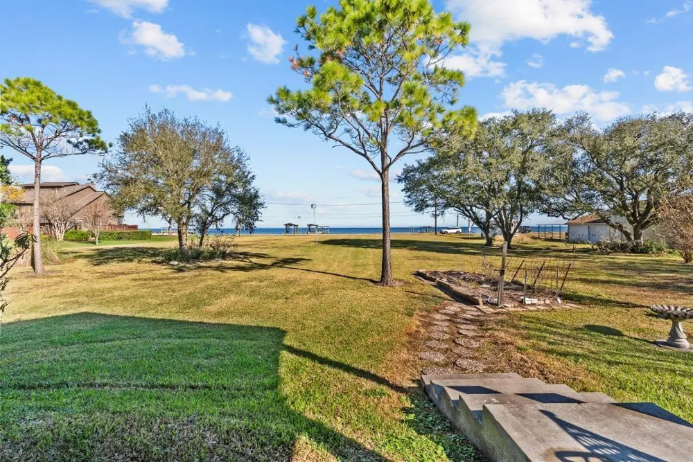 2237 Avenue A San Leon, TX 77539