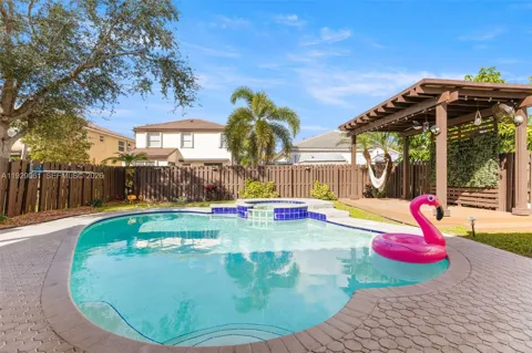 574 NW 159th Ave