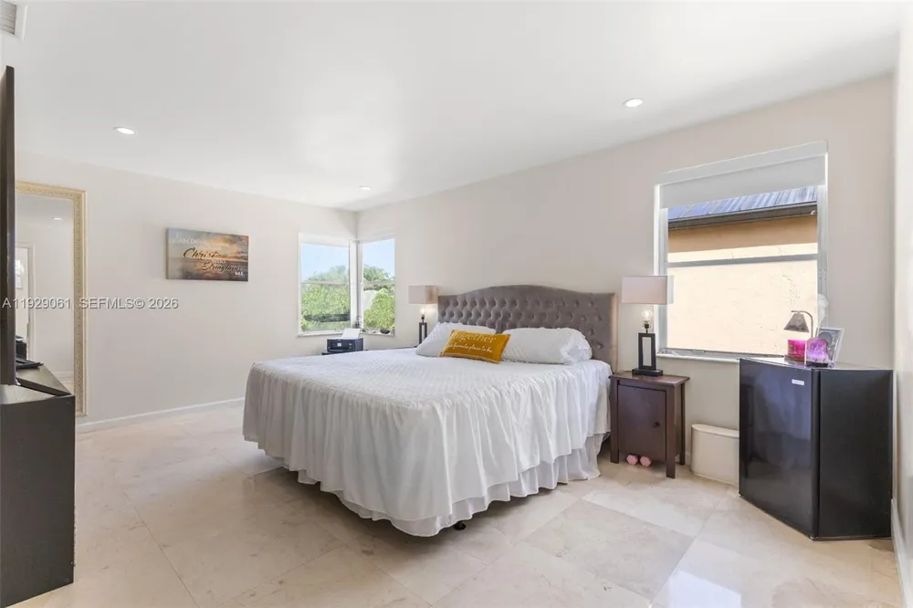 574 NW 159th Ave Pembroke Pines, FL 33028