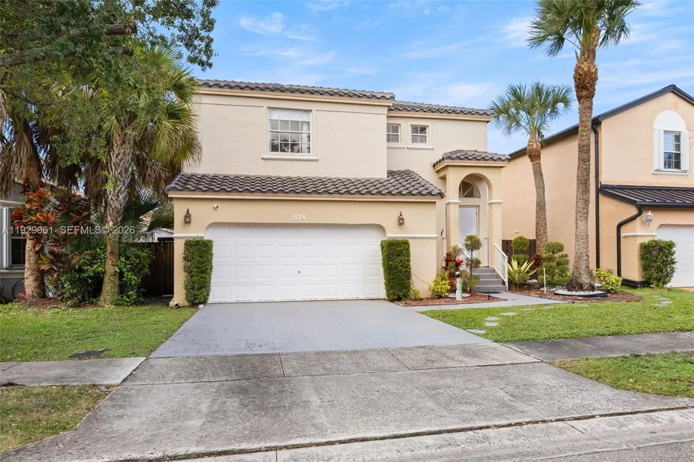 574 NW 159th Ave Pembroke Pines, FL 33028