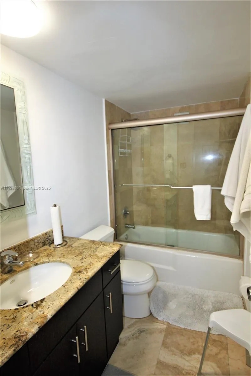 5161 Collins Ave #1610 Miami Beach, FL 33140
