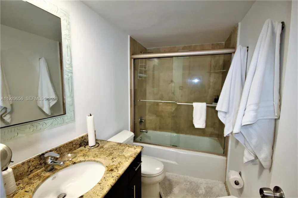 5161 Collins Ave #1610 Miami Beach, FL 33140