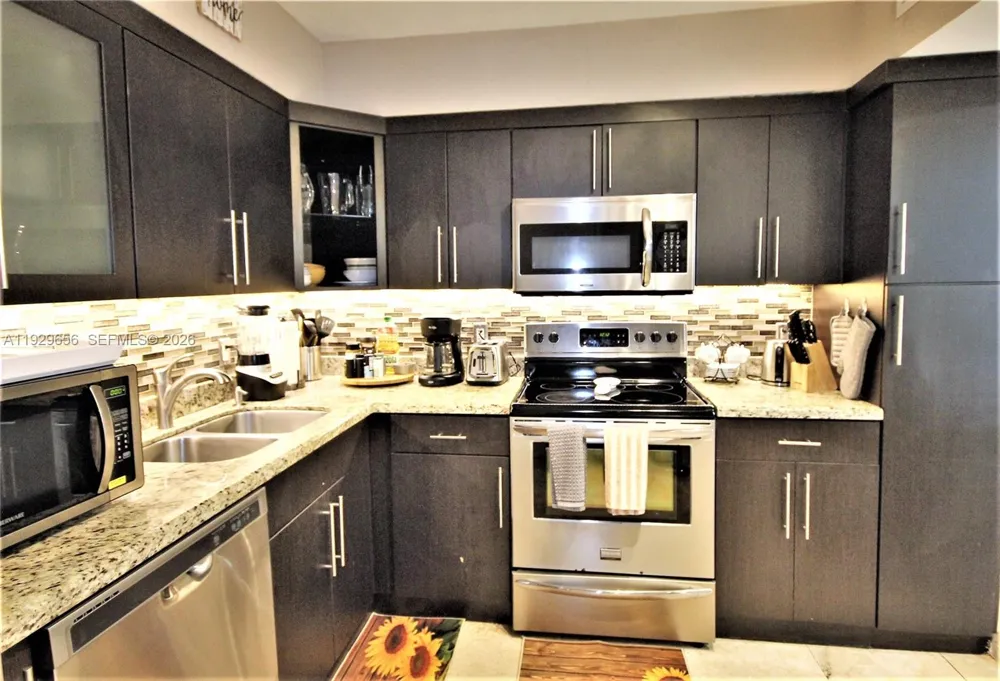 5161 Collins Ave #1610 Miami Beach, FL 33140