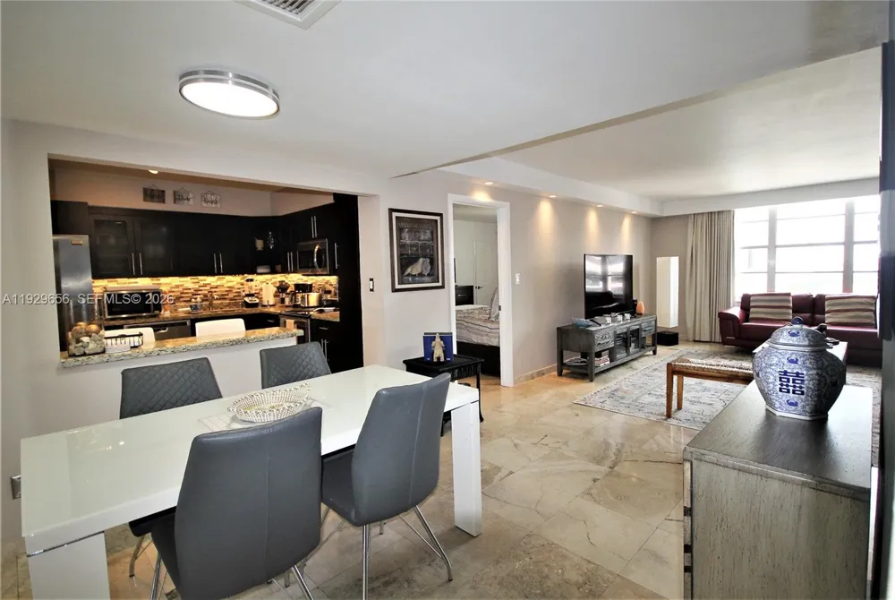 5161 Collins Ave #1610 Miami Beach, FL 33140