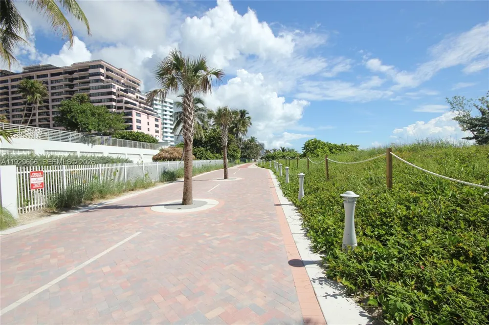 5161 Collins Ave #1610 Miami Beach, FL 33140