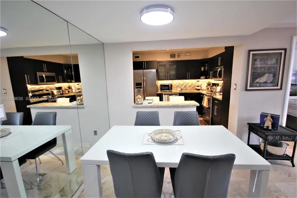 5161 Collins Ave #1610 Miami Beach, FL 33140