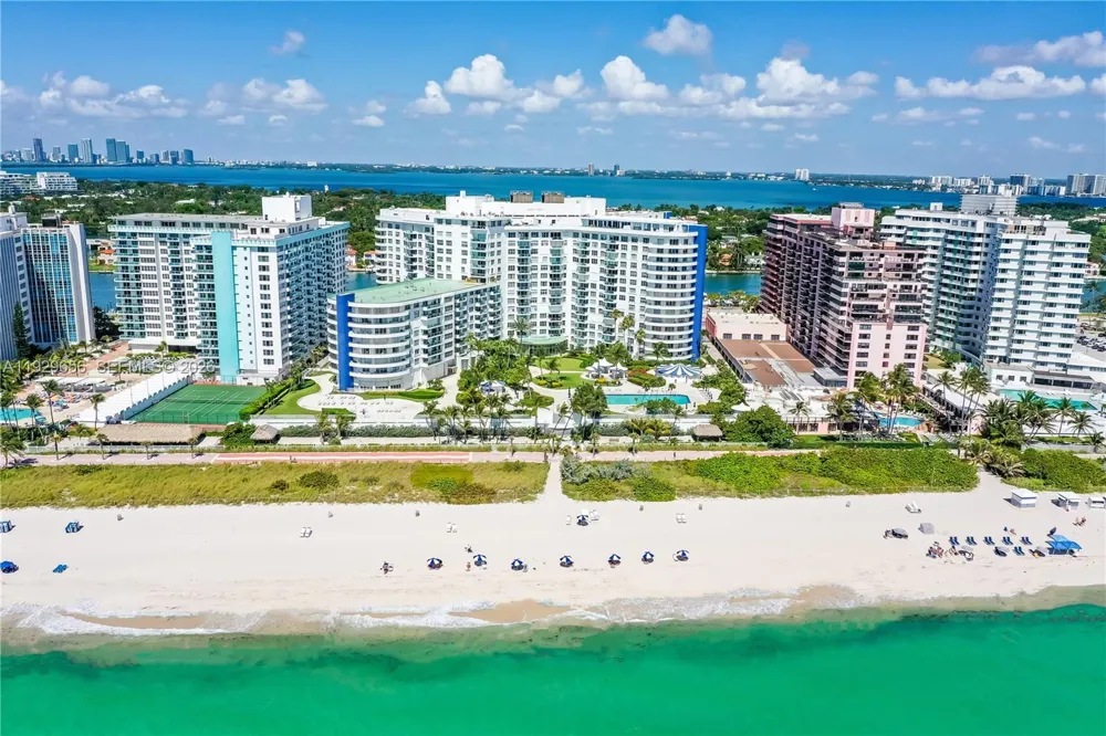 5161 Collins Ave #1610 Miami Beach, FL 33140