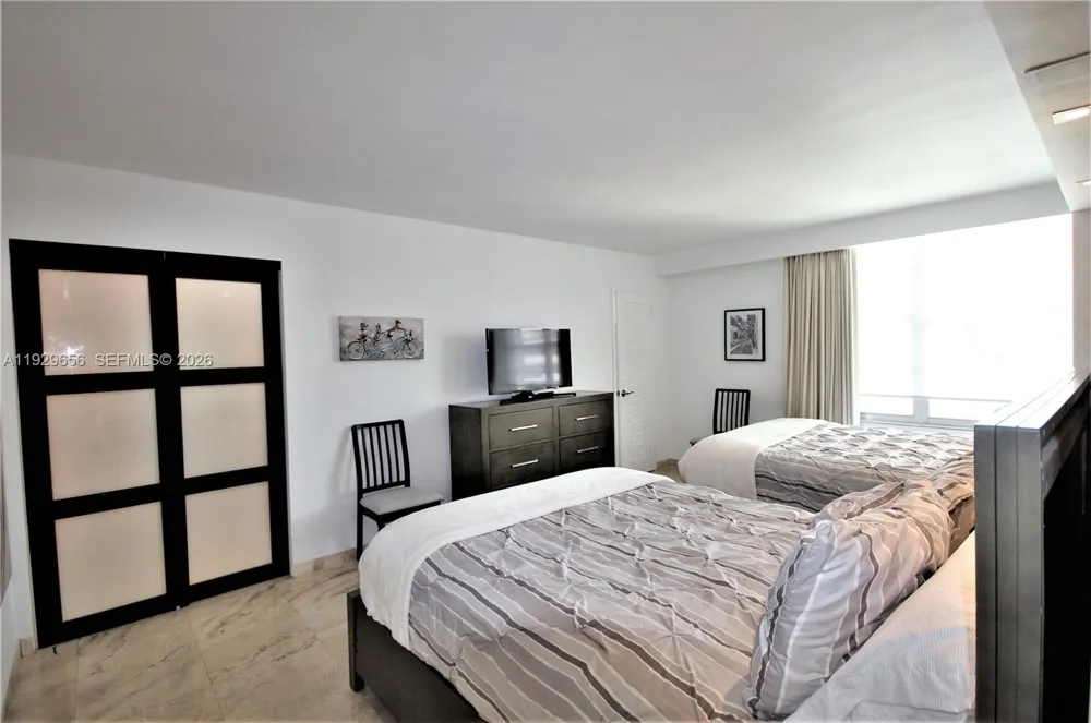 5161 Collins Ave #1610 Miami Beach, FL 33140