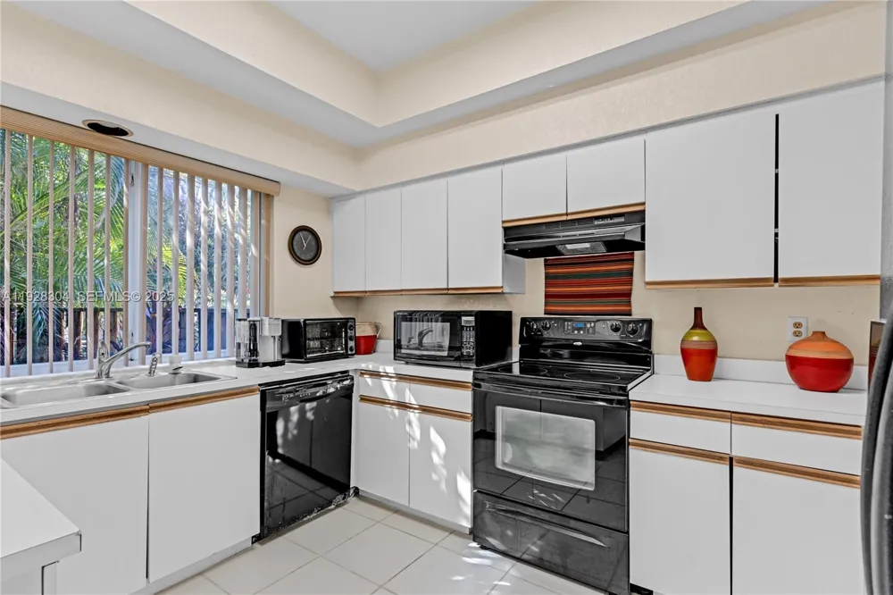 10132 NW 4th St Plantation, FL 33324