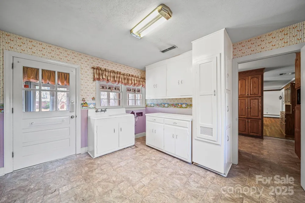 1223 Walker Road Mount Pleasant, NC 28124