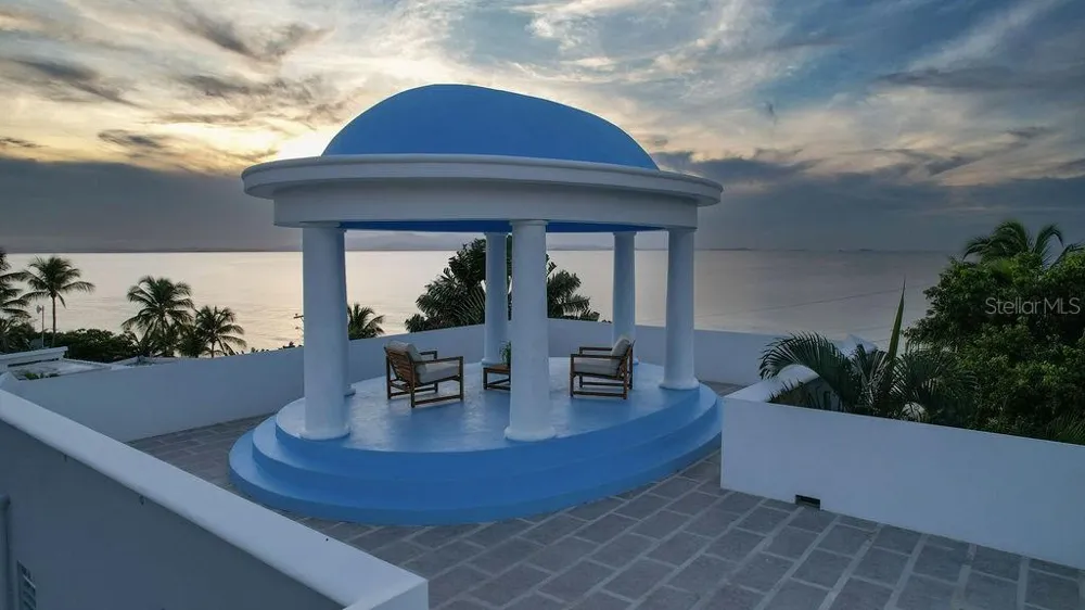 411 BRAVOS DE BOSTON Vieques, PR 00765