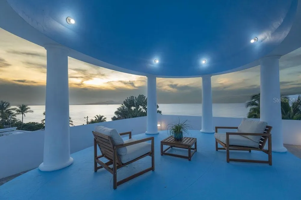 411 BRAVOS DE BOSTON Vieques, PR 00765