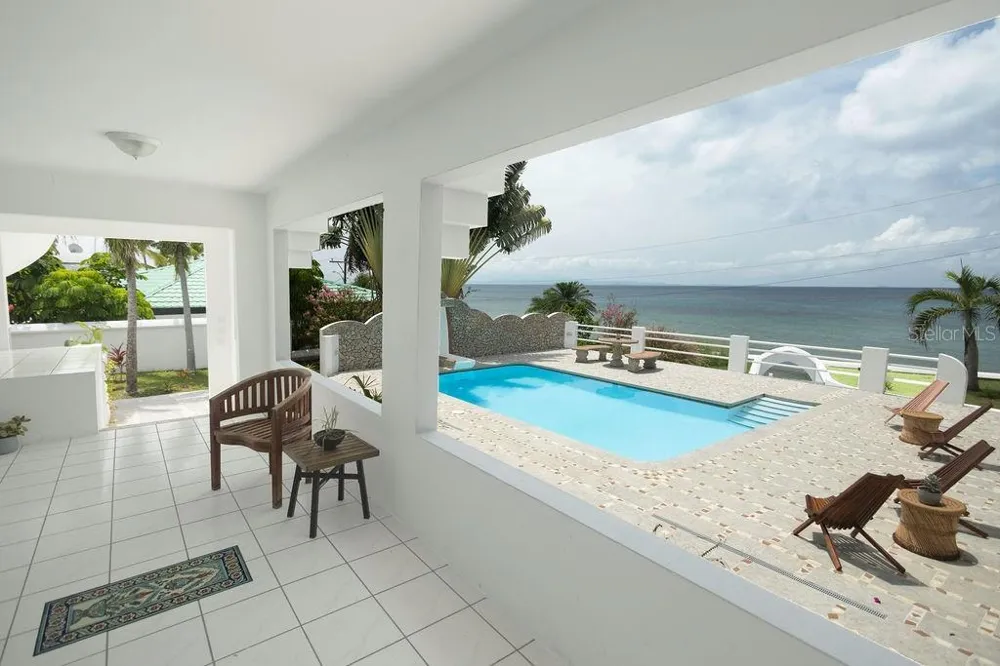 411 BRAVOS DE BOSTON Vieques, PR 00765