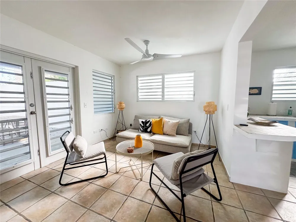 411 BRAVOS DE BOSTON Vieques, PR 00765