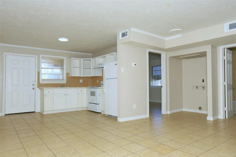 123 W 6th St #1 Freeport, TX 77541