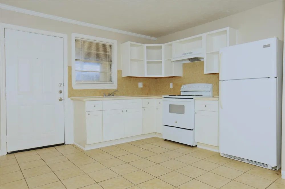 123 W 6th St #1 Freeport, TX 77541