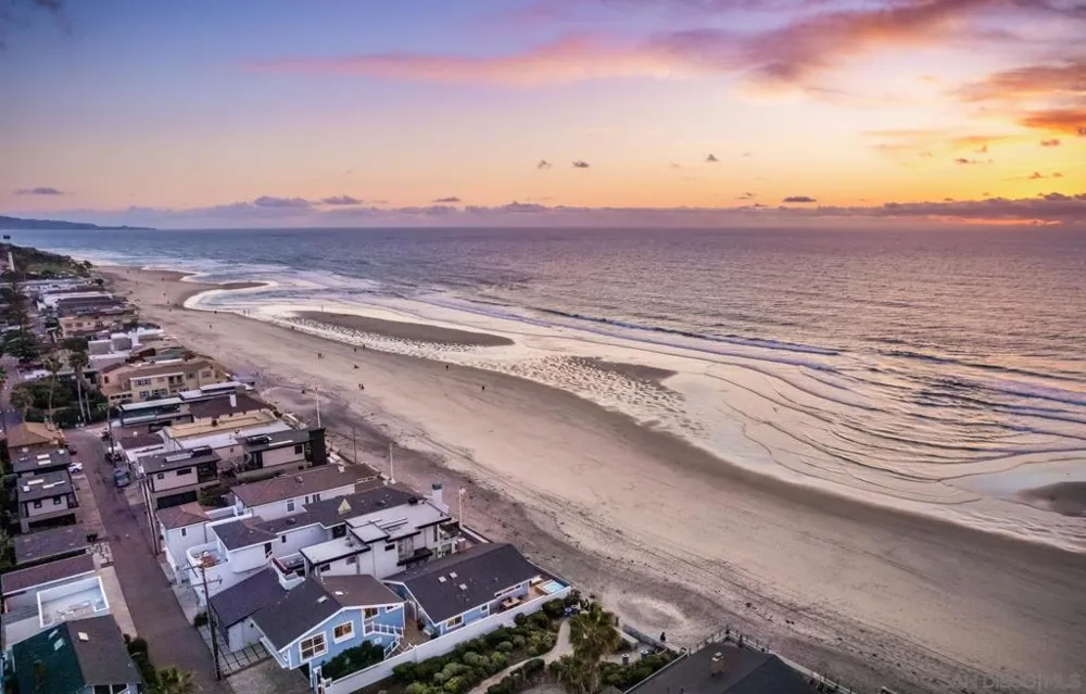 2050 Ocean Front Del Mar, CA 92014