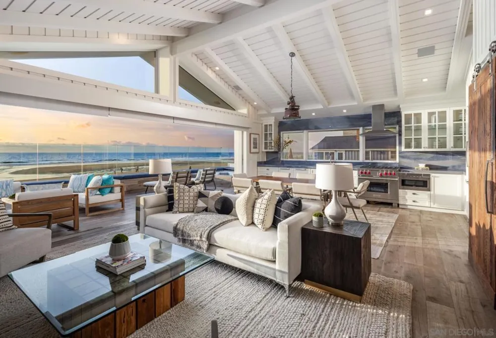 2050 Ocean Front Del Mar, CA 92014