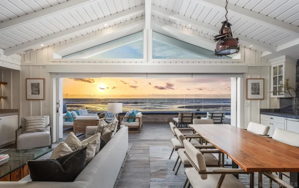 2050 Ocean Front Del Mar, CA 92014