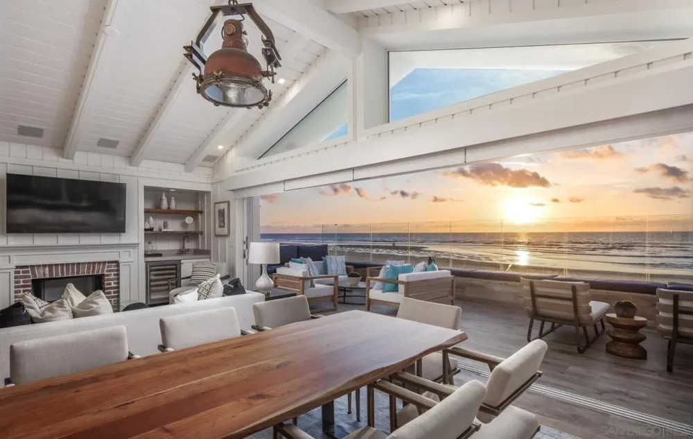 2050 Ocean Front Del Mar, CA 92014