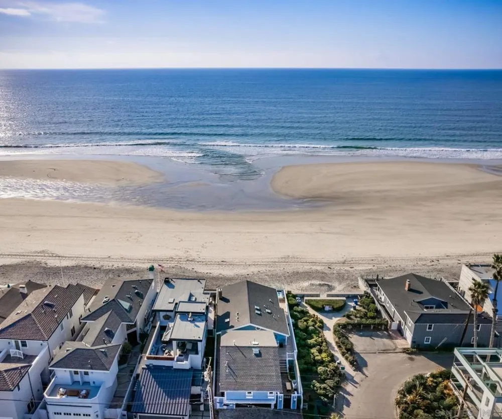 2050 Ocean Front Del Mar, CA 92014