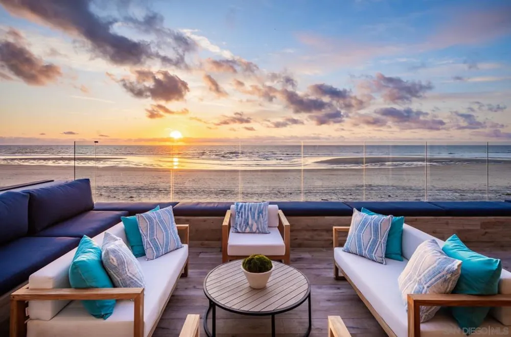 2050 Ocean Front Del Mar, CA 92014