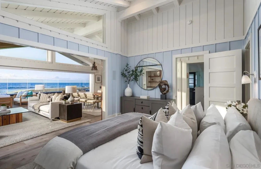 2050 Ocean Front Del Mar, CA 92014