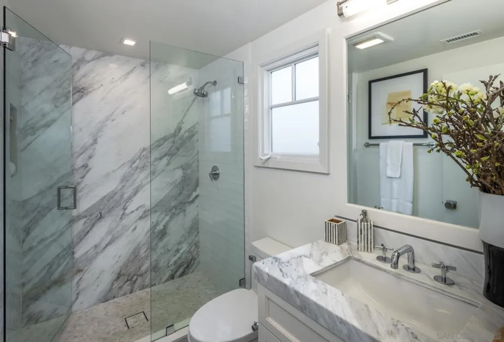 2050 Ocean Front Del Mar, CA 92014