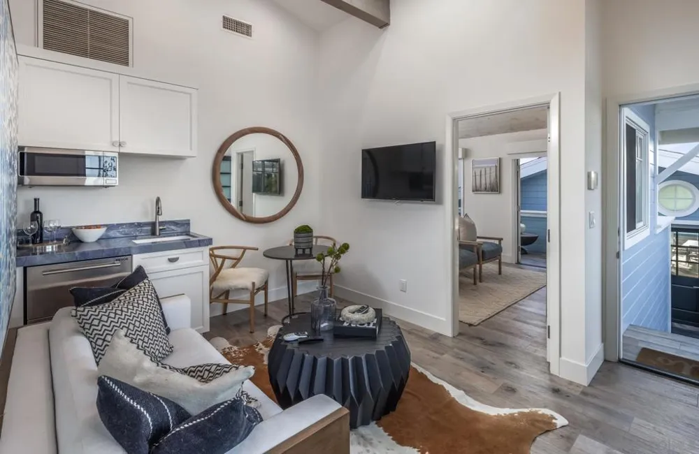2050 Ocean Front Del Mar, CA 92014