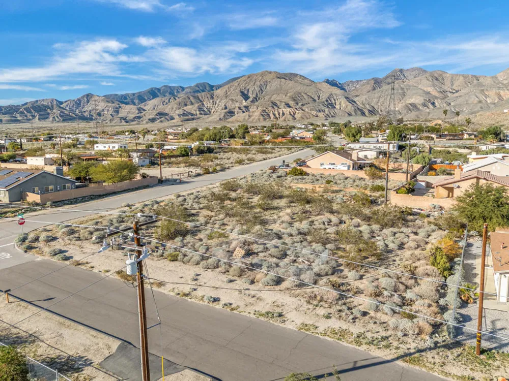 55844 Sagebrush Avenue Whitewater, CA 92282