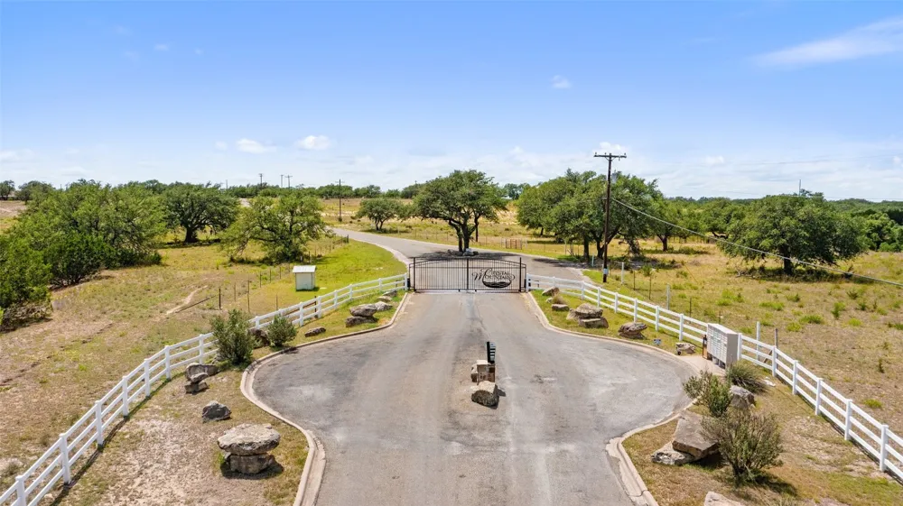 386 Appaloosa Run Johnson City, TX 78663