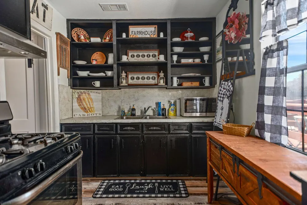 101 Lubbock Street Point Comfort, TX 77979