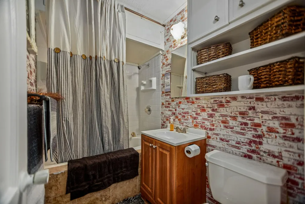 101 Lubbock Street Point Comfort, TX 77979