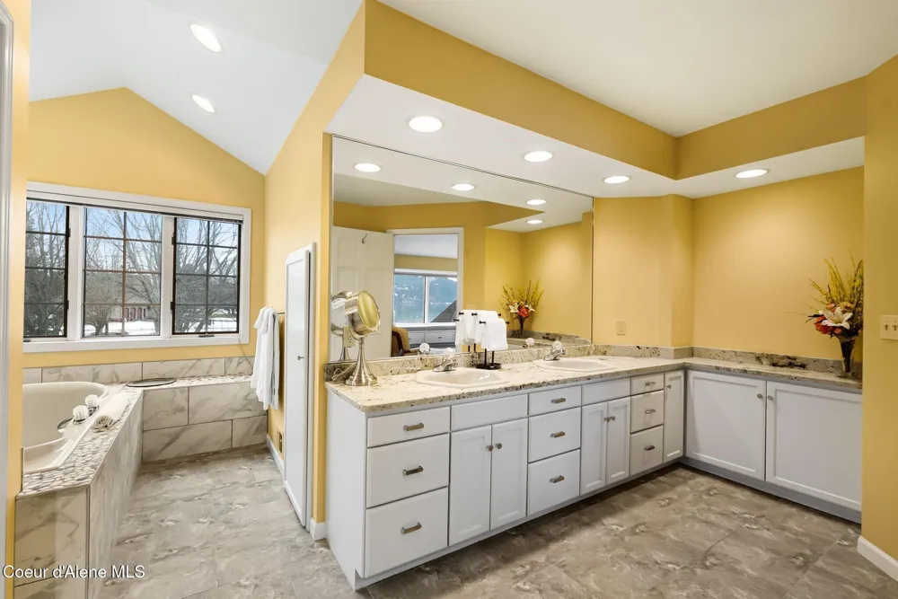 540 Ponder Pt Drive Sandpoint, ID 83864