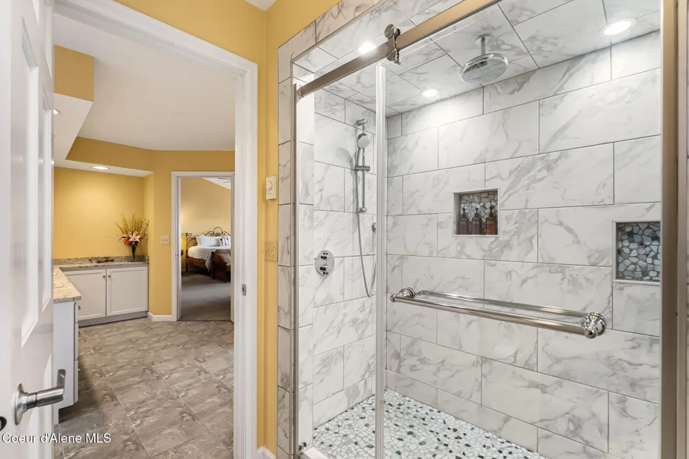 540 Ponder Pt Drive Sandpoint, ID 83864