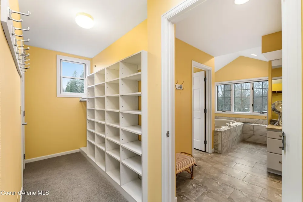 540 Ponder Pt Drive Sandpoint, ID 83864