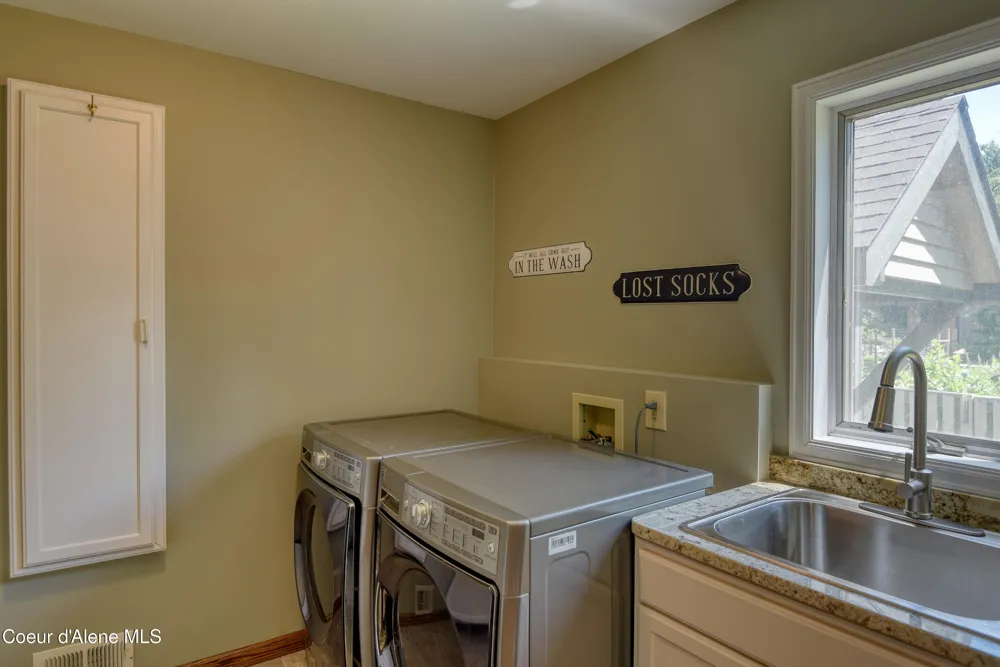 540 Ponder Pt Drive Sandpoint, ID 83864