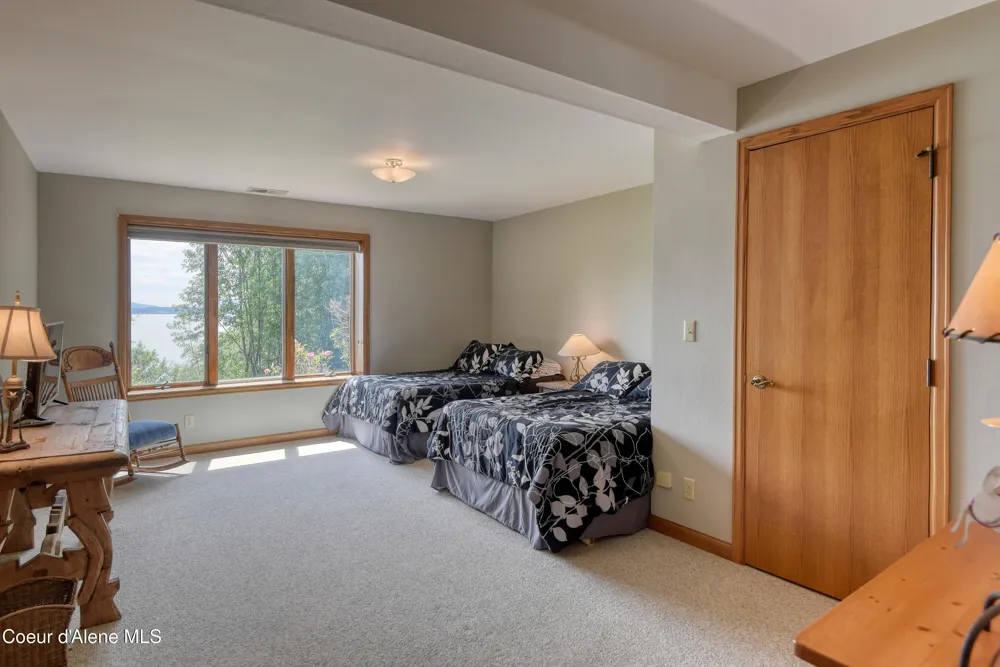 540 Ponder Pt Drive Sandpoint, ID 83864