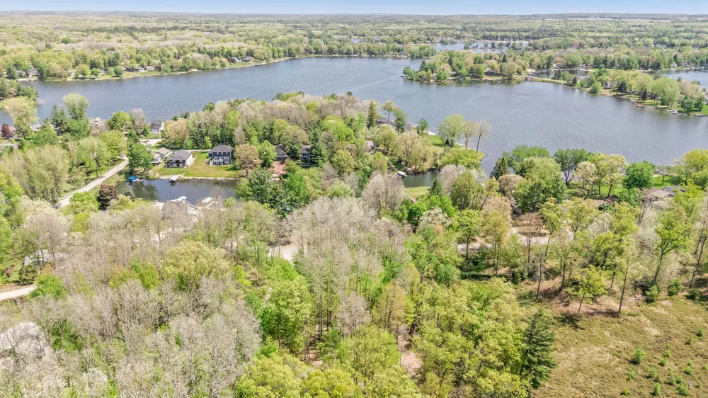 8209 West Royal Rd Canadian Lakes, MI 49346