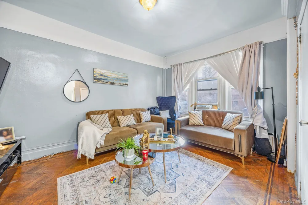 927 E 35th Street Brooklyn, NY 11210