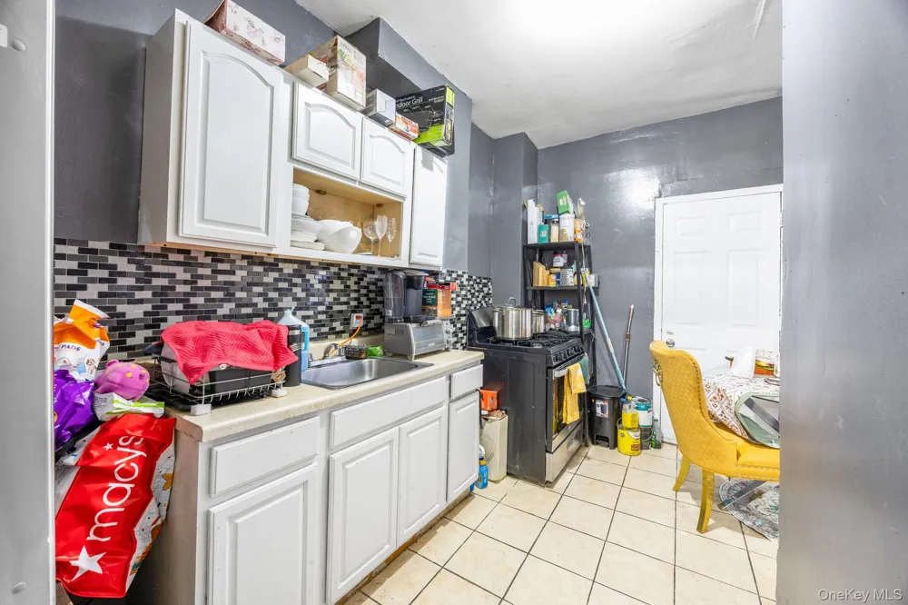 927 E 35th Street Brooklyn, NY 11210