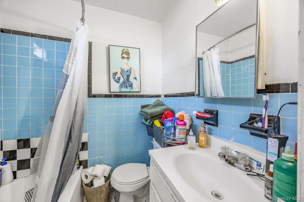 927 E 35th Street Brooklyn, NY 11210