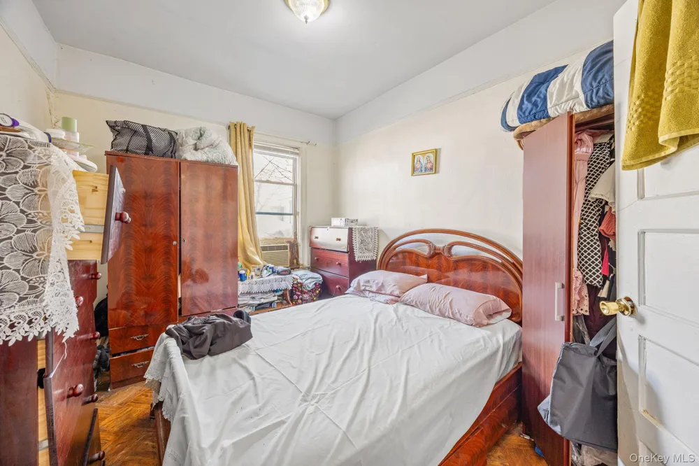 927 E 35th Street Brooklyn, NY 11210