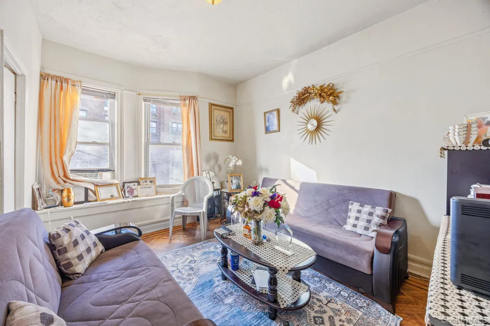 927 E 35th Street Brooklyn, NY 11210