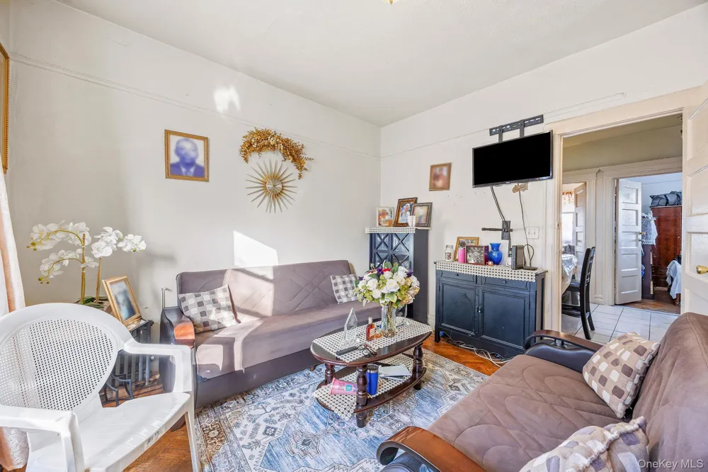 927 E 35th Street Brooklyn, NY 11210