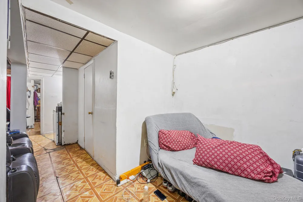 927 E 35th Street Brooklyn, NY 11210