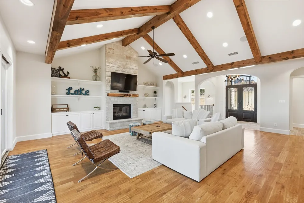 7105 W Hells Gate Drive Strawn, TX 76475