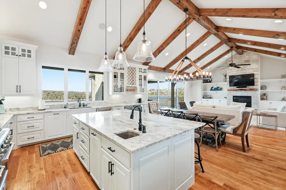 7105 W Hells Gate Drive Strawn, TX 76475